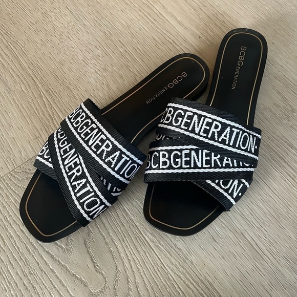BCBGeneration BCBG Krista Black White Krista Logo Flat Sandals Slides Size 8 - Picture 1 of 6